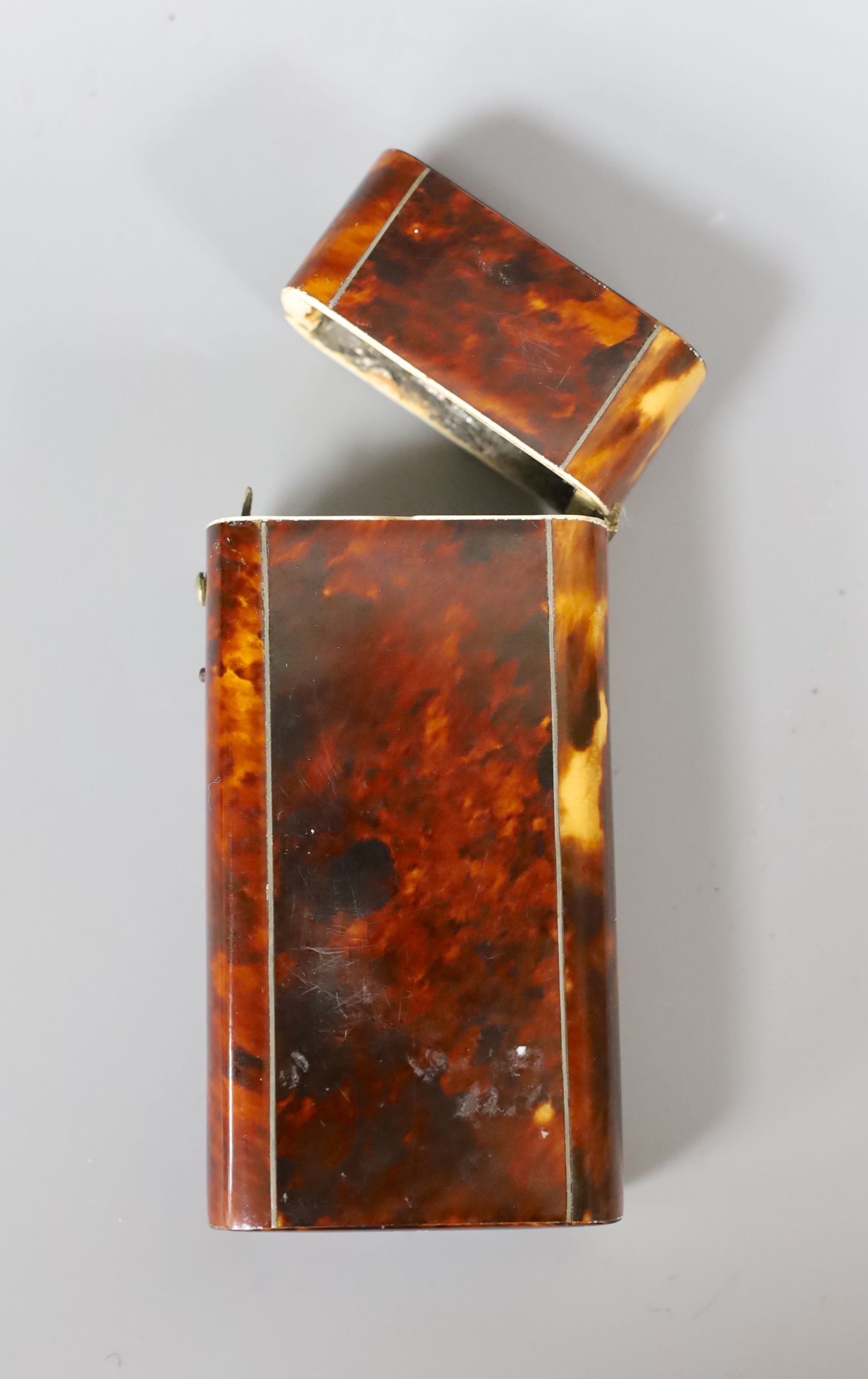 A Victorian zinc-lined tortoishell case, 13cm